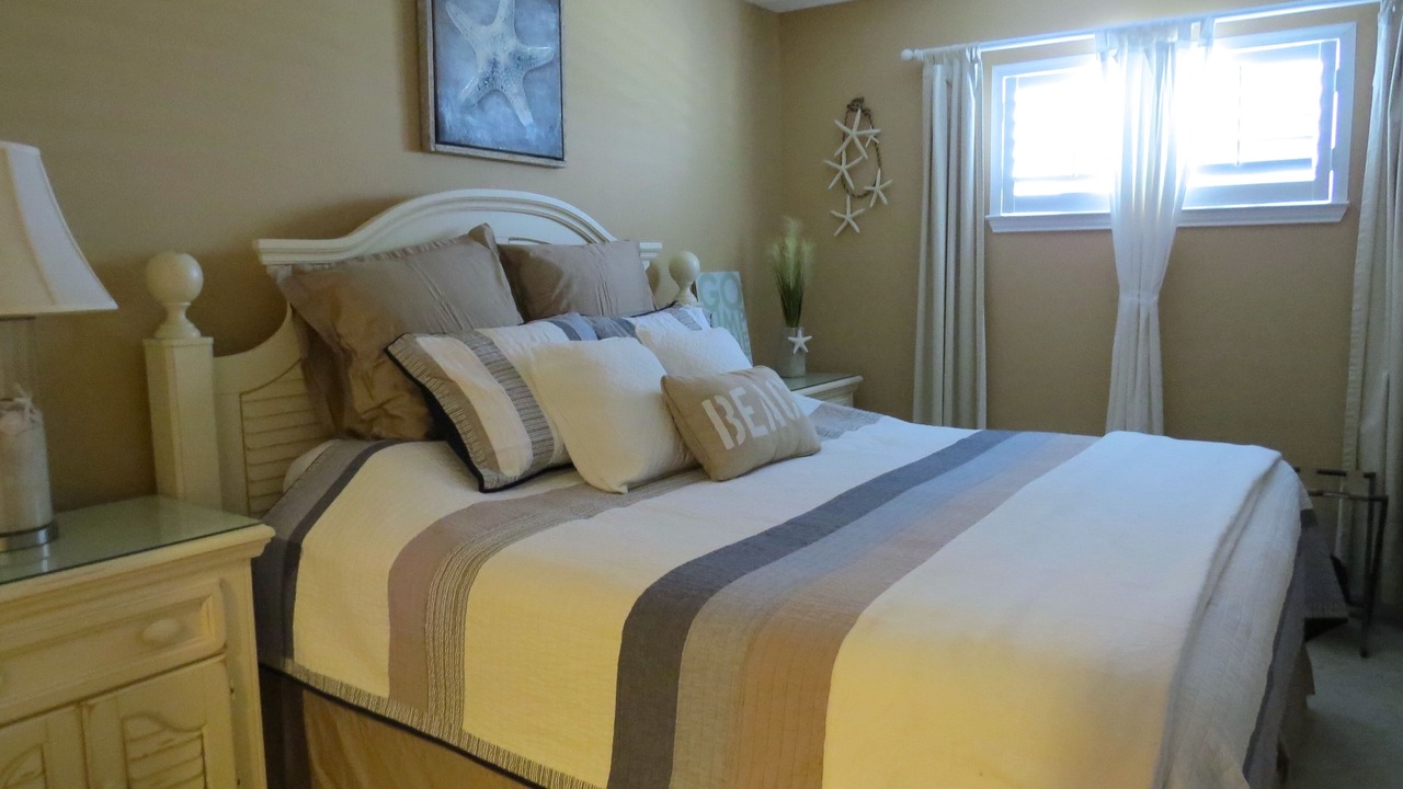 Photo of Bedroom in Crystal Beach