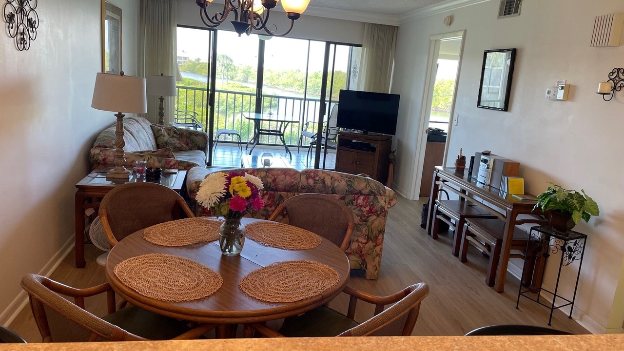 Photo of Bedroom in Mid Island