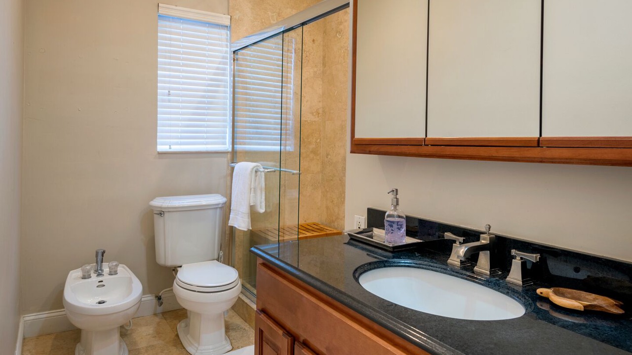 Photo of Bathroom in Coral Way