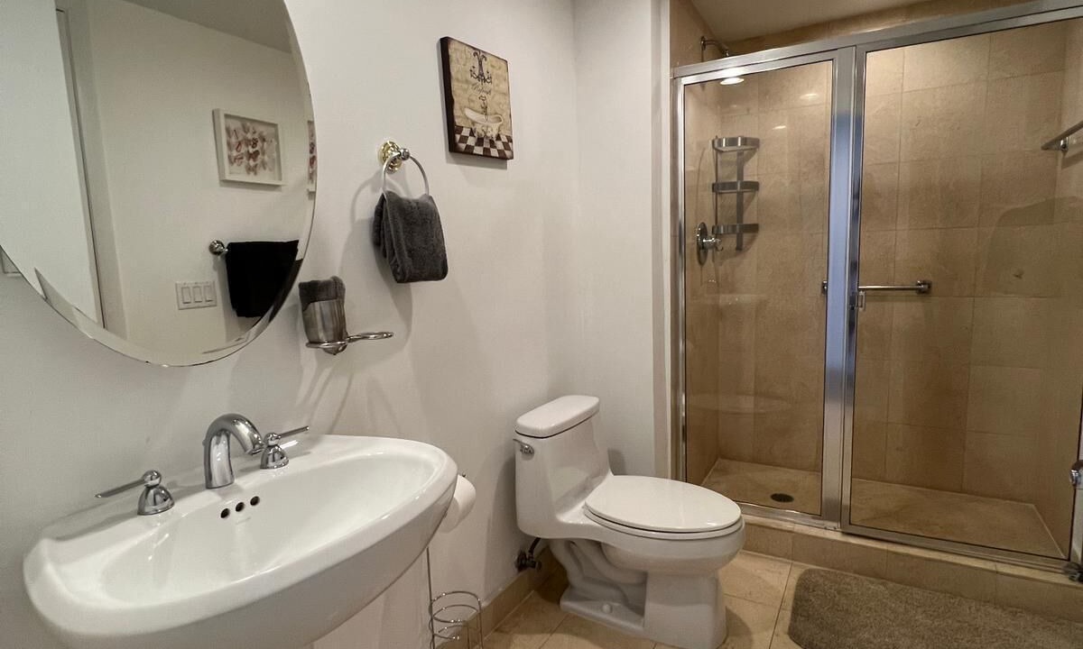 Photo of Bathroom in Hallandale Beach