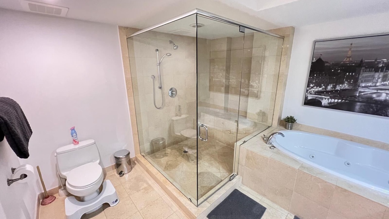 Photo of Bathroom in Hallandale Beach