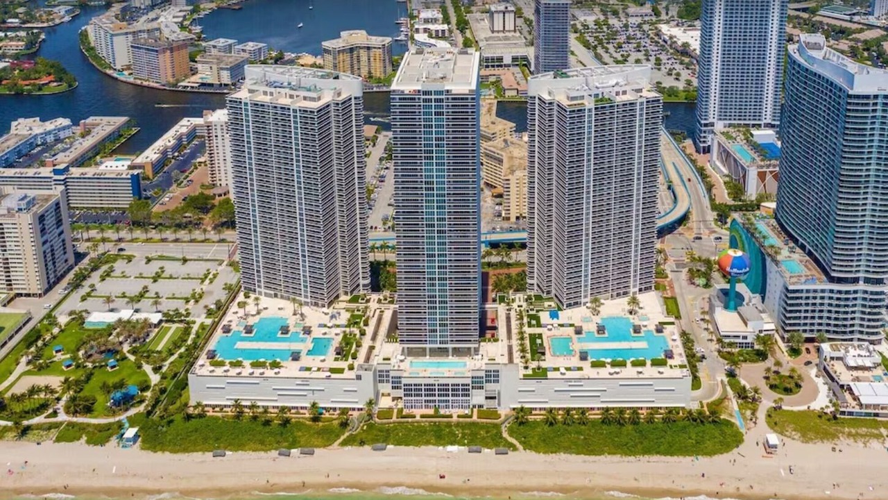 Photo of Outdoor in Hallandale Beach