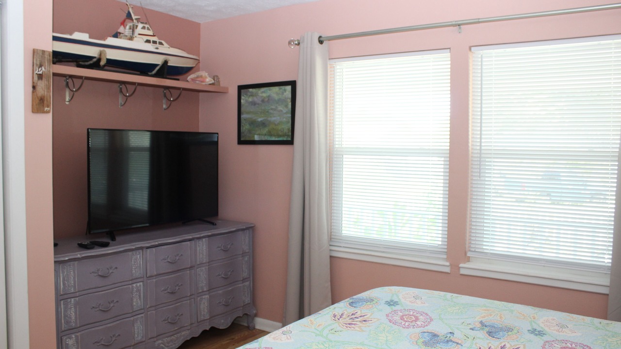 Photo of Bedroom in Butler Beach