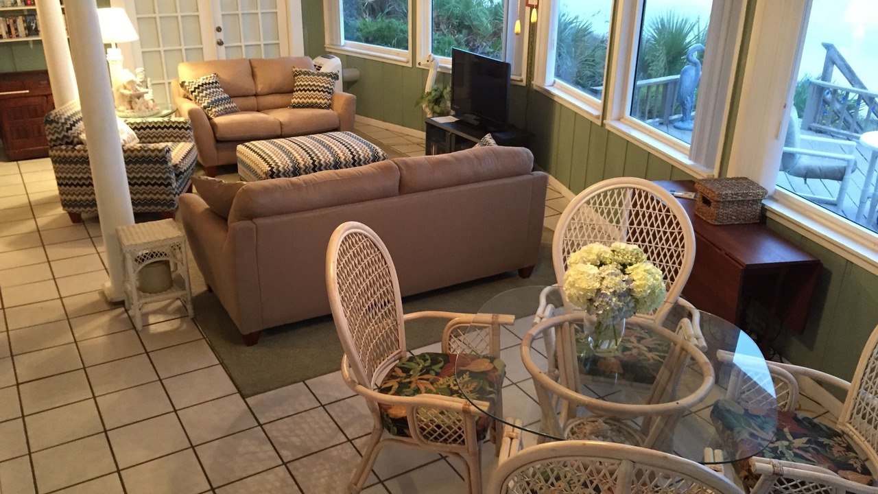 Photo of Livingroom in Wilbur-By-The-Sea