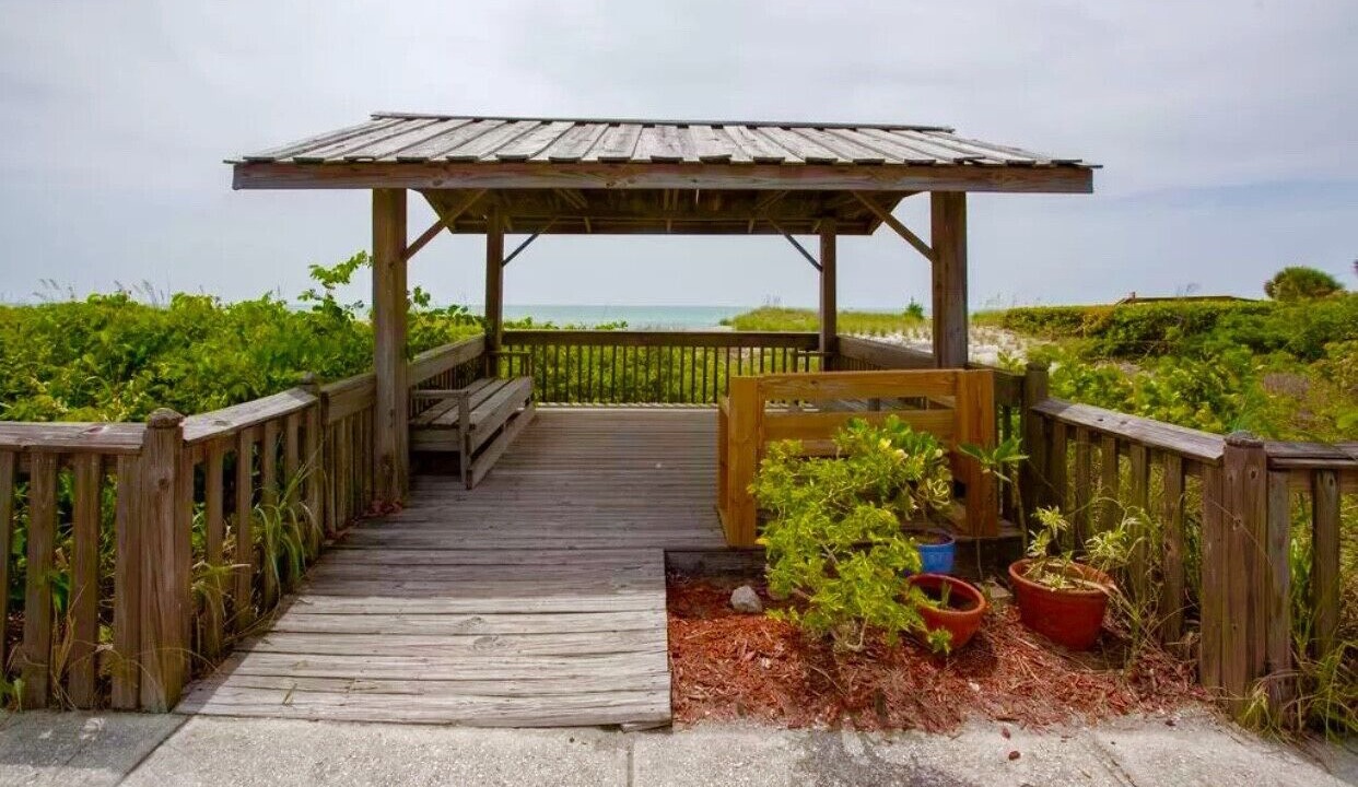 Photo of Patio Balcony in Golden Beach