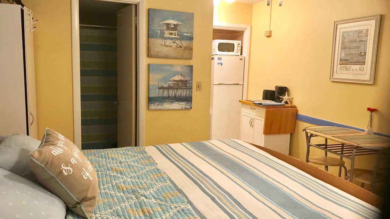 Photo of Bedroom in Golden Beach
