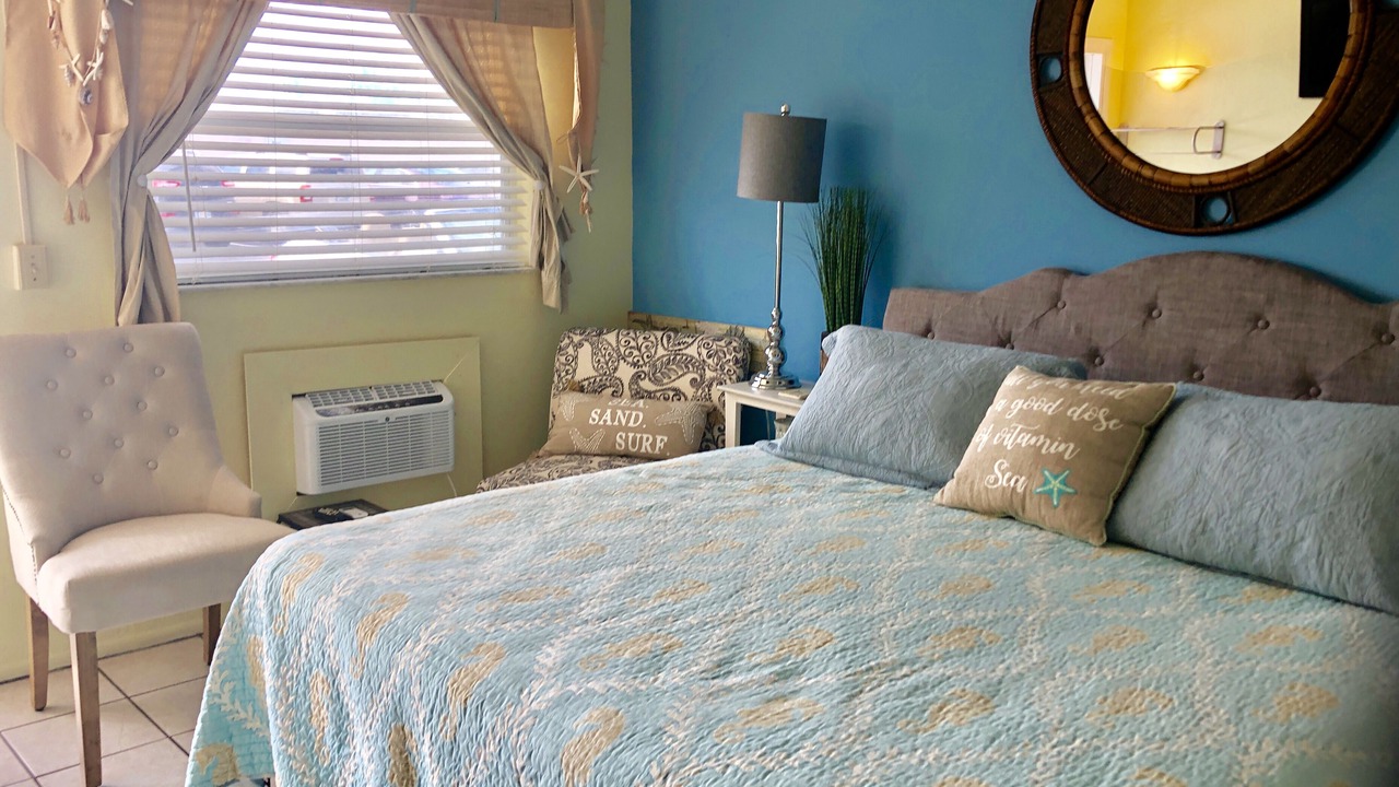 Photo of Bedroom in Golden Beach