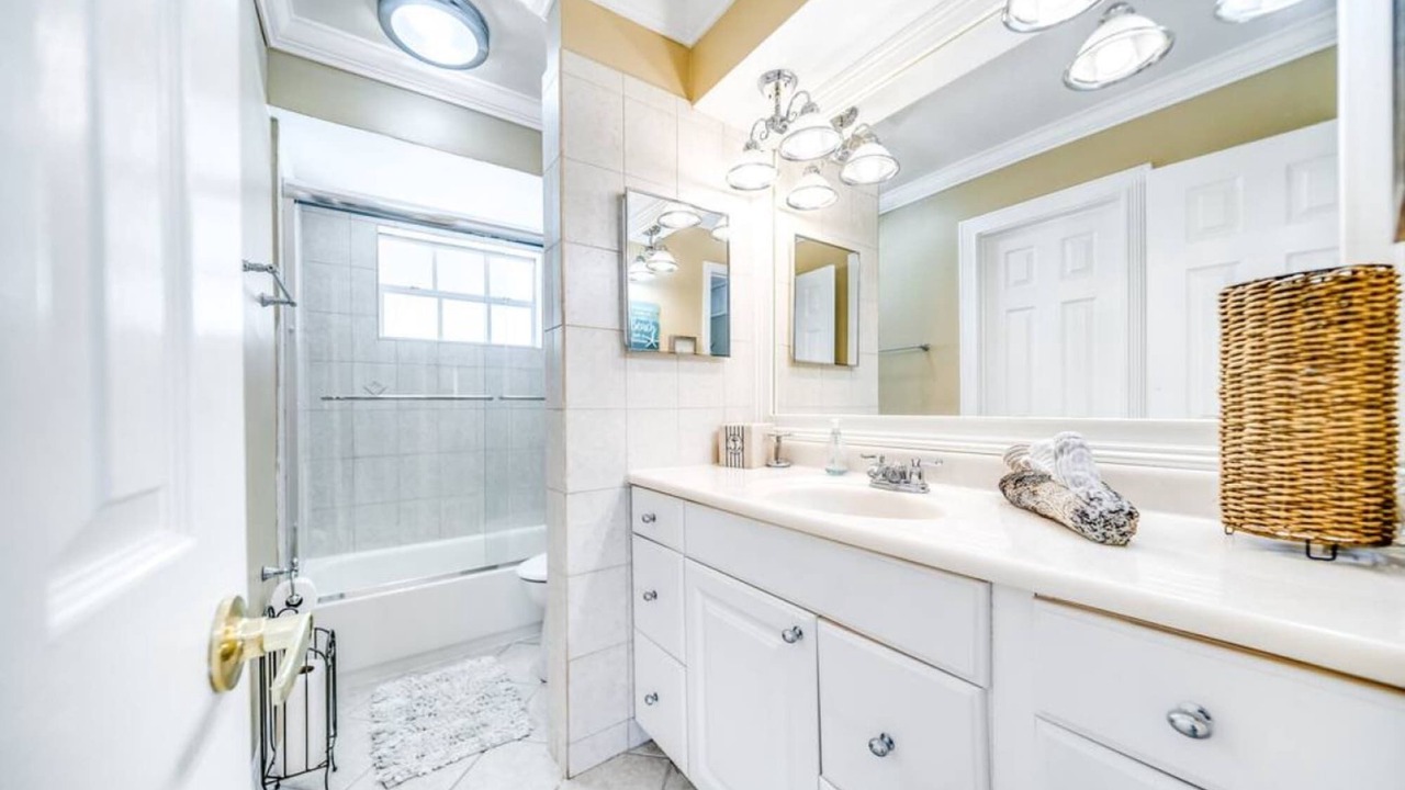 Photo of Bathroom in Cypress Lakes