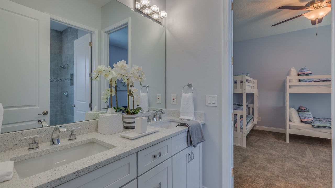 Photo of Bathroom in Treasure Island
