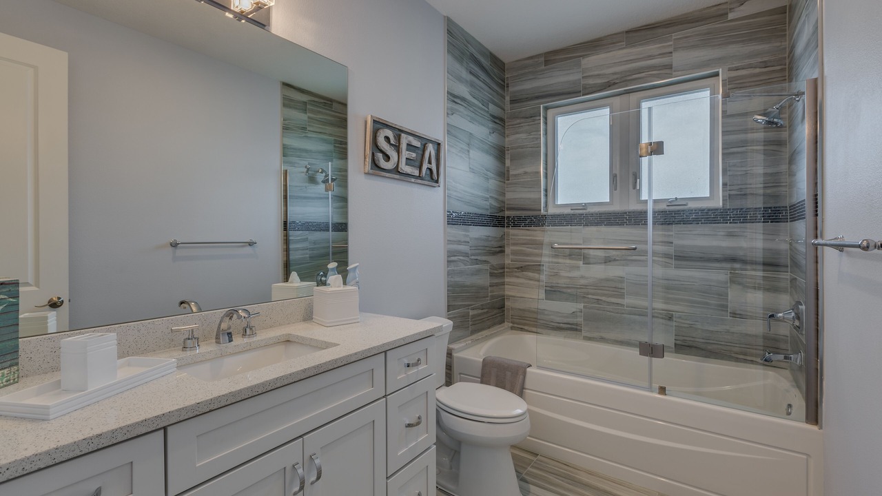 Photo of Bathroom in Treasure Island