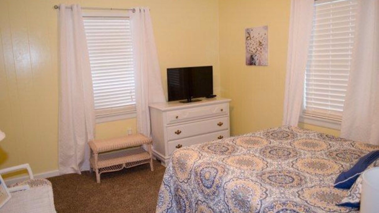 Photo of Bedroom in Surf Side Shores
