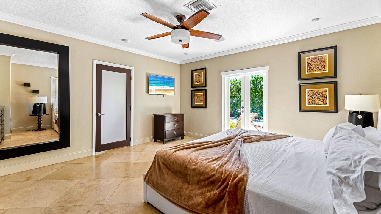 Photo of Bedroom in Lauderdale-by-the-Sea