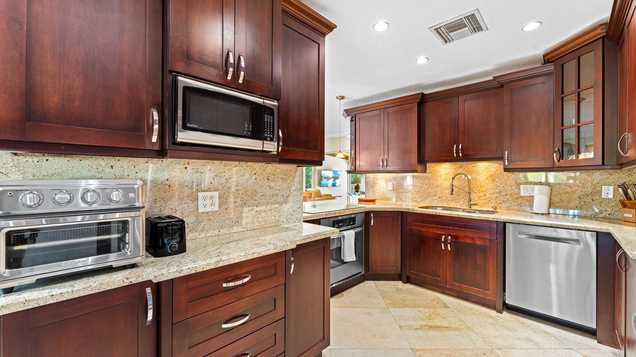 Photo of Kitchen in Lauderdale-by-the-Sea