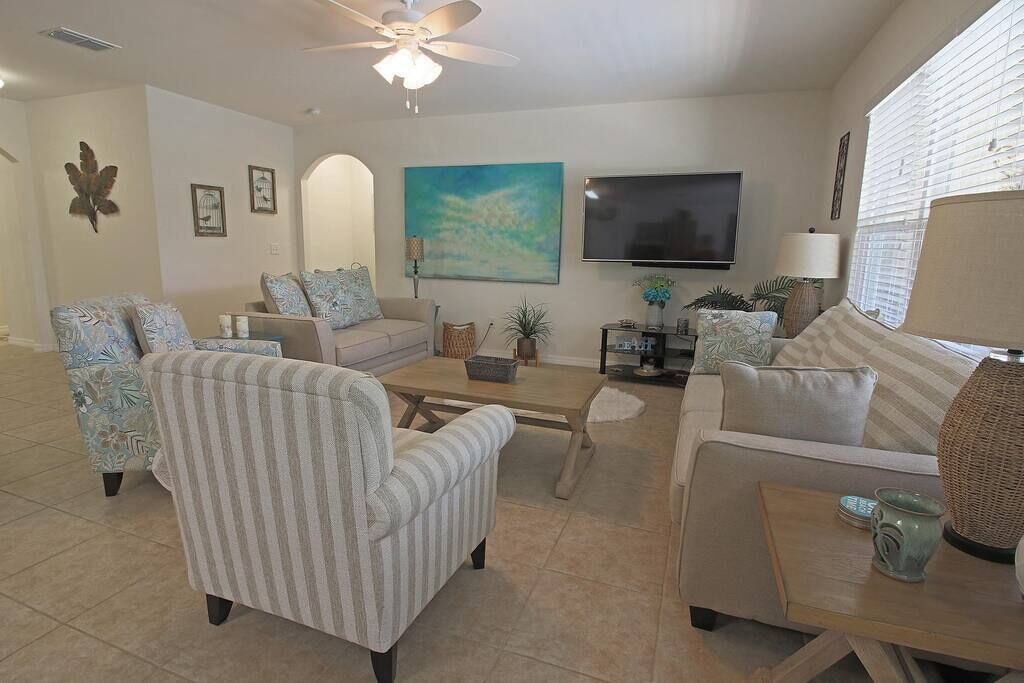 Photo of Livingroom in South Gulf Cove