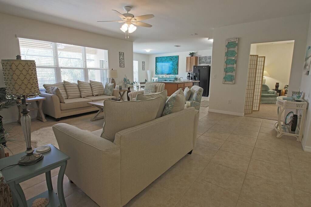 Photo of Livingroom in South Gulf Cove