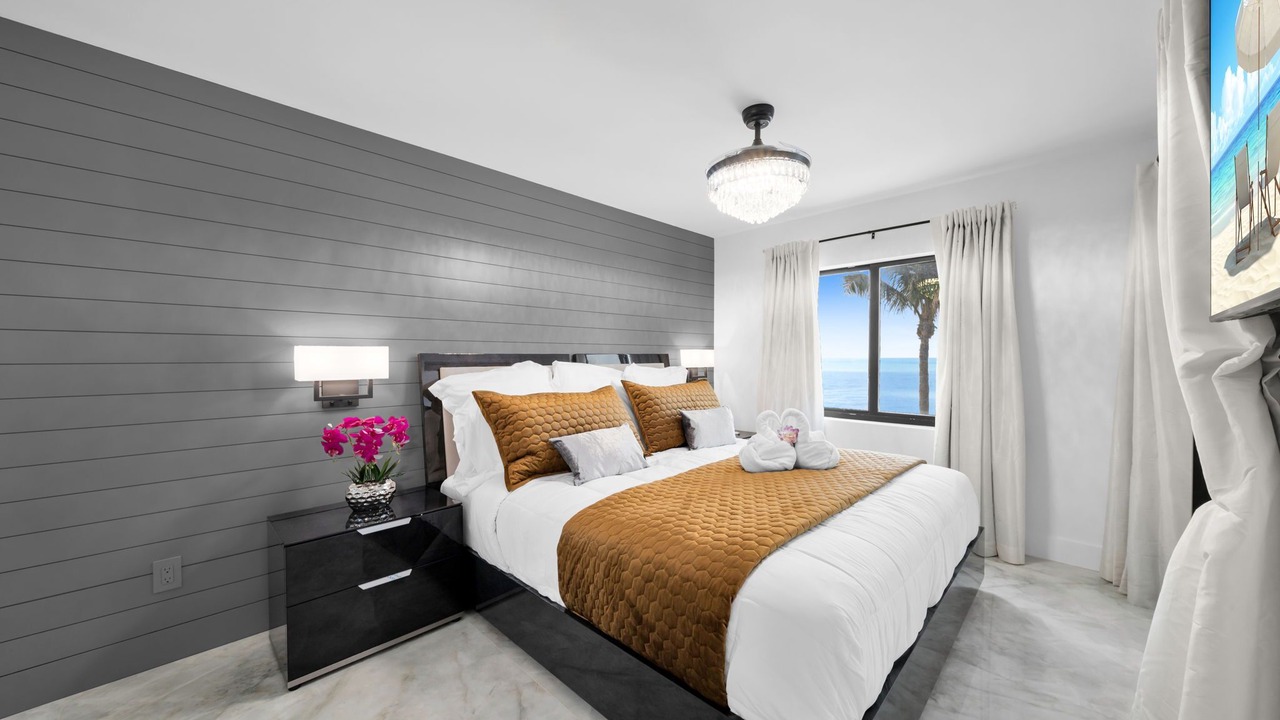 Photo of Bedroom in Mid Island