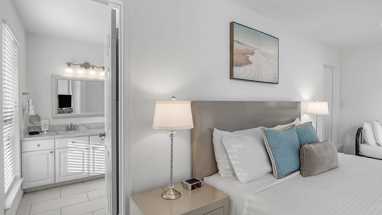 Photo of Bedroom in Crystal Shores