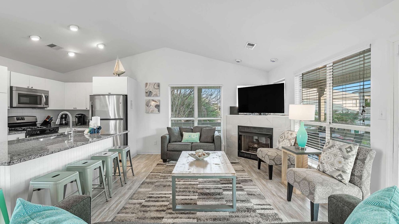 Photo of Livingroom in Crystal Shores
