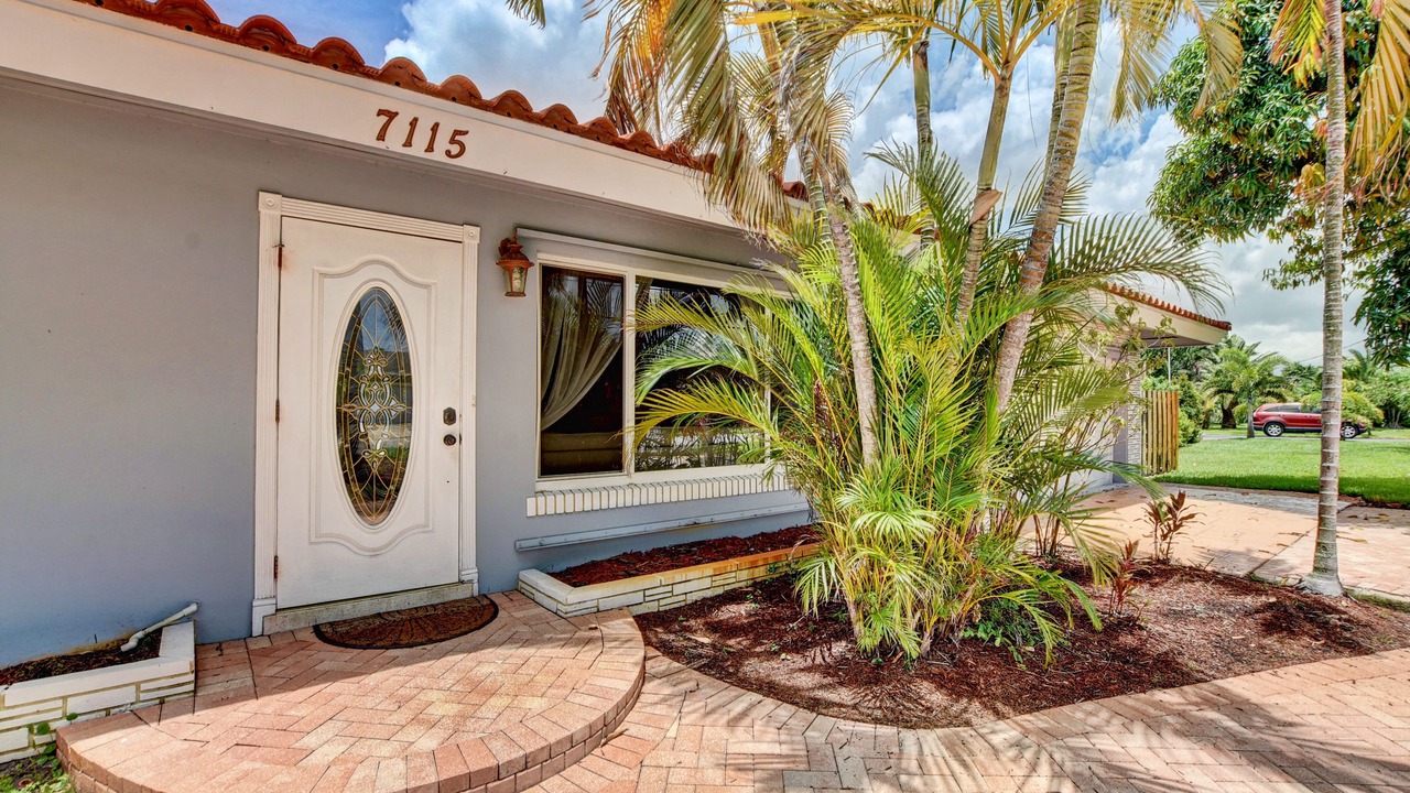 Photo of Outdoor in Lake Clarke Shores