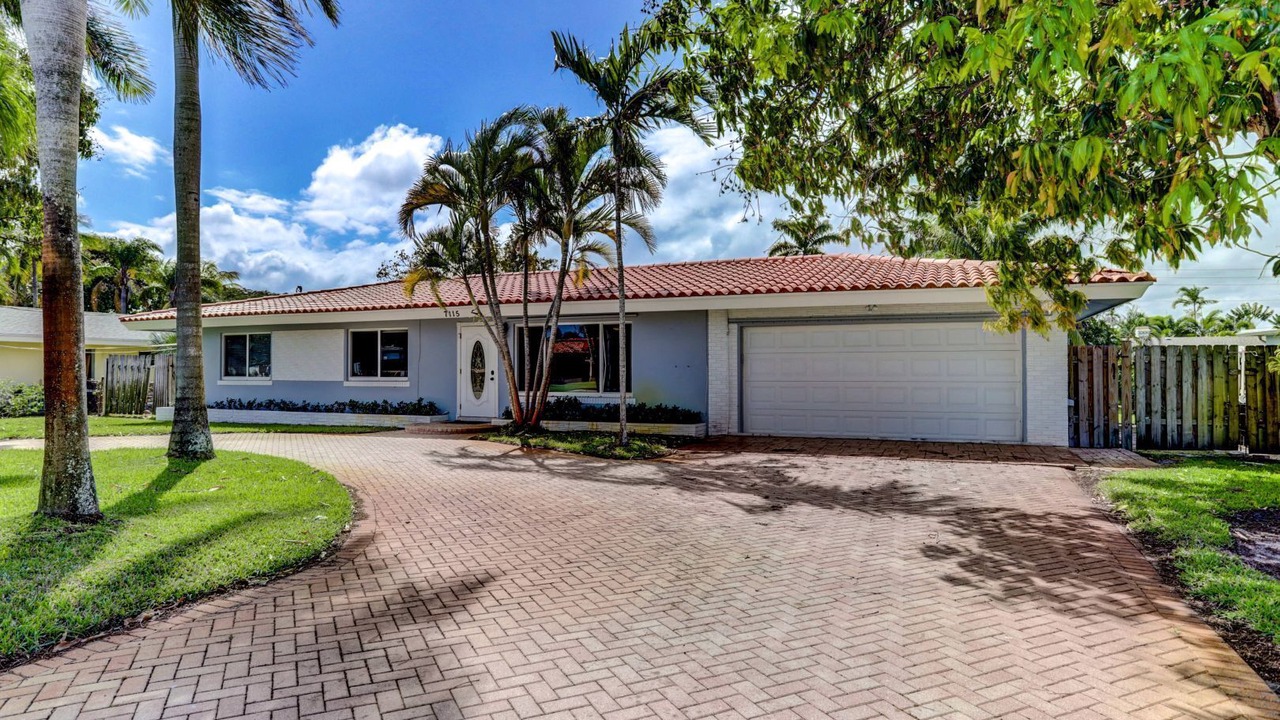 Photo of Outdoor in Lake Clarke Shores