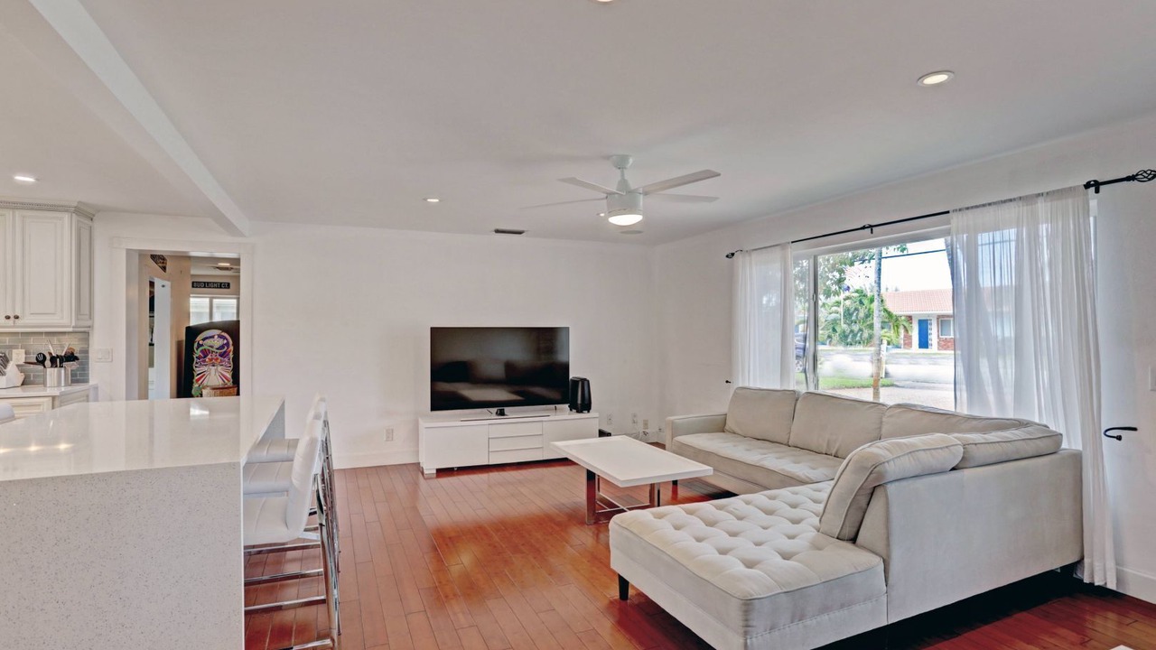 Photo of Livingroom in Lake Clarke Shores