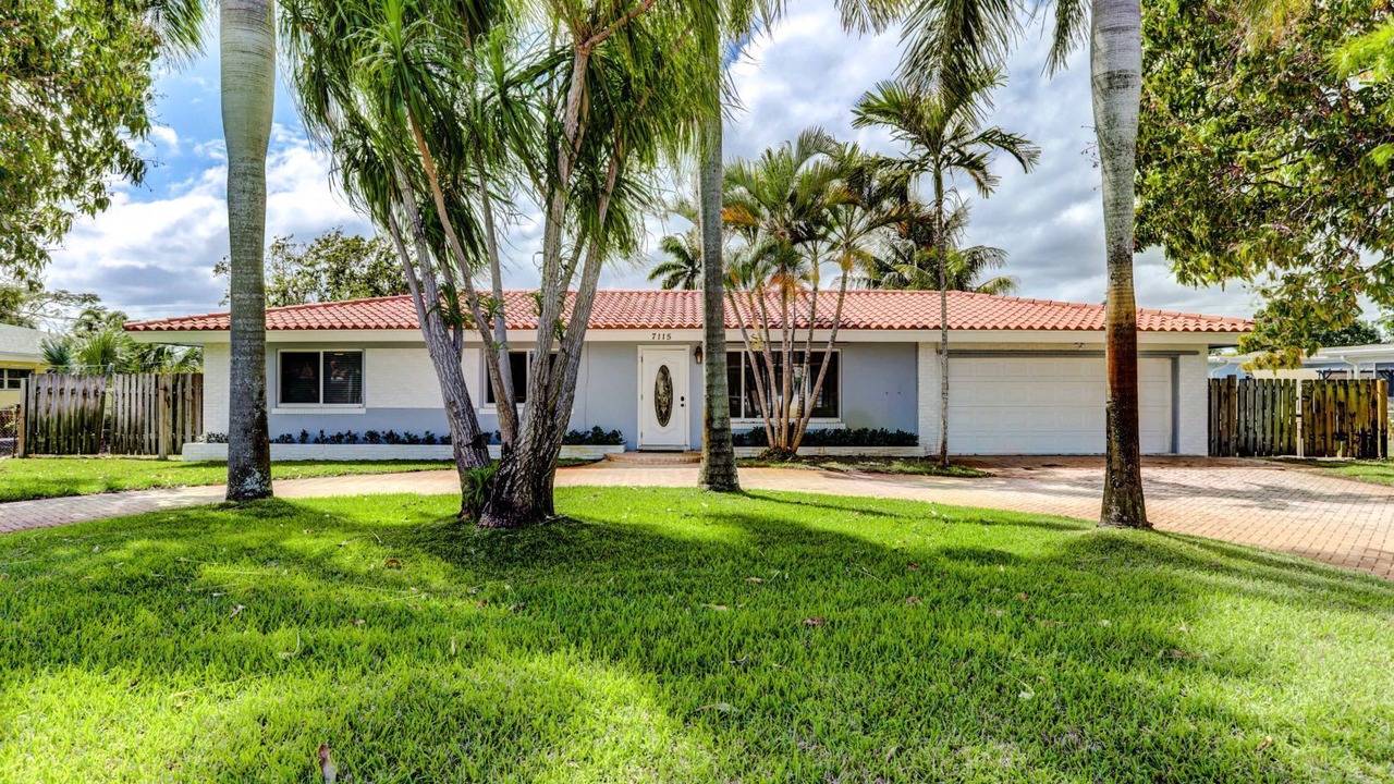 Photo of Outdoor in Lake Clarke Shores