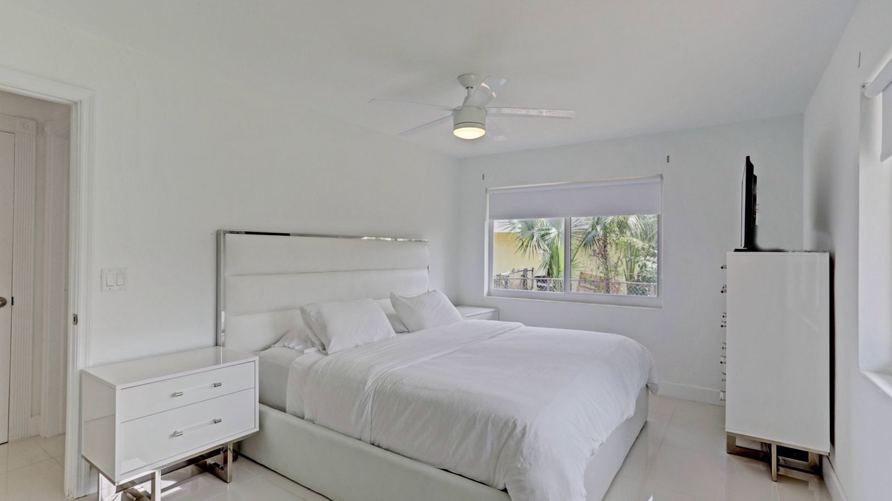 Photo of Bedroom in Lake Clarke Shores