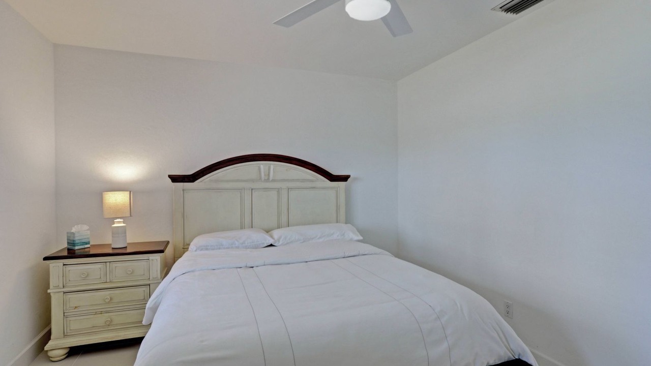 Photo of Bedroom in Lake Clarke Shores