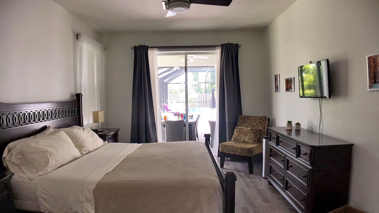 Photo of Bedroom in Beachwalk Isles