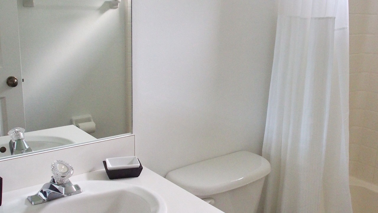 Photo of Bathroom in Beachwalk Isles