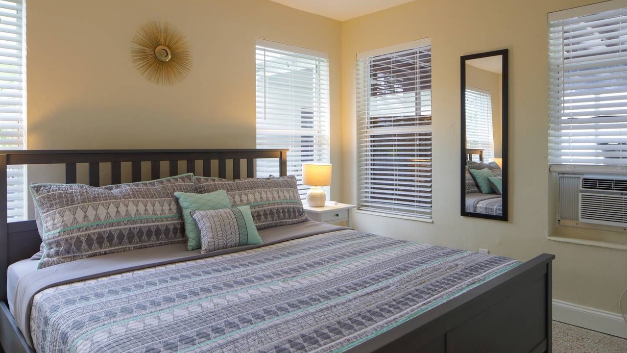 Photo of Bedroom in Royal Poinciana