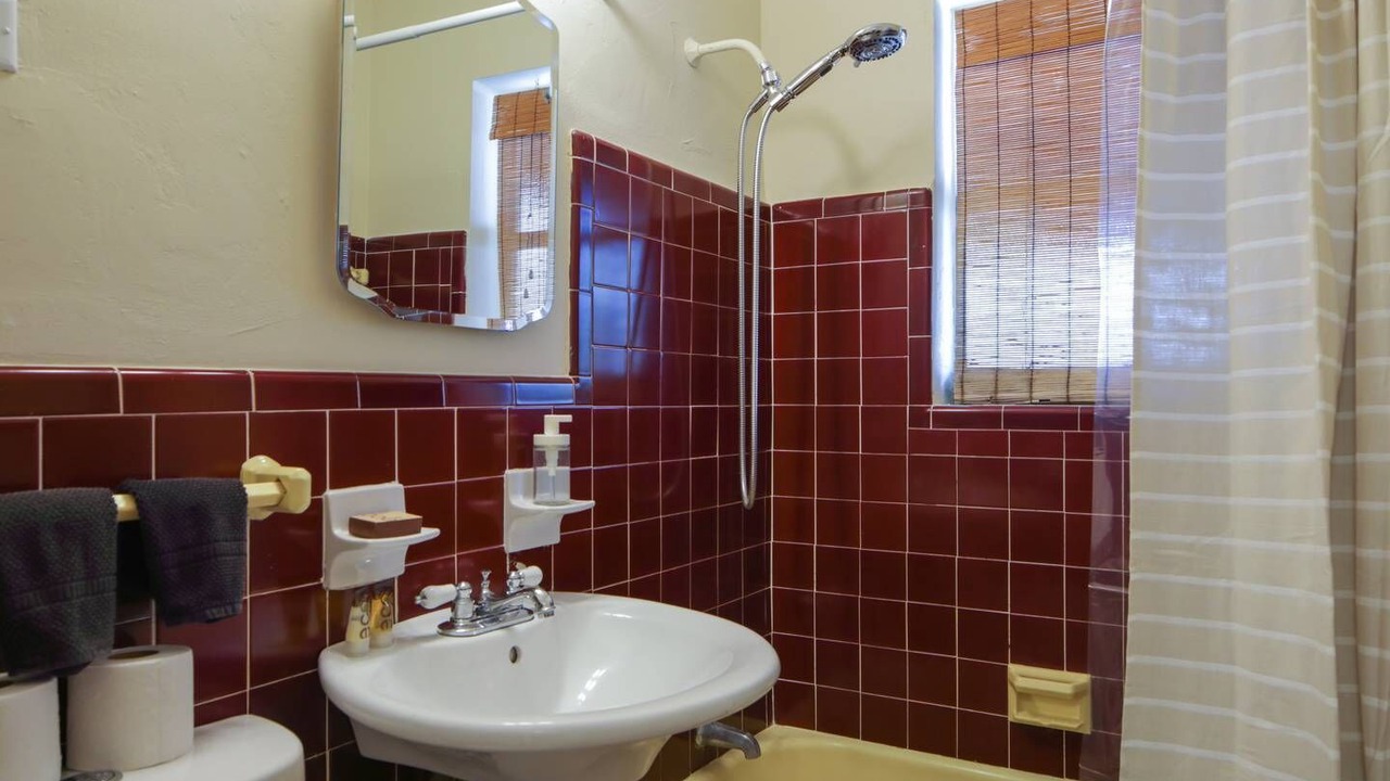 Photo of Bathroom in Royal Poinciana