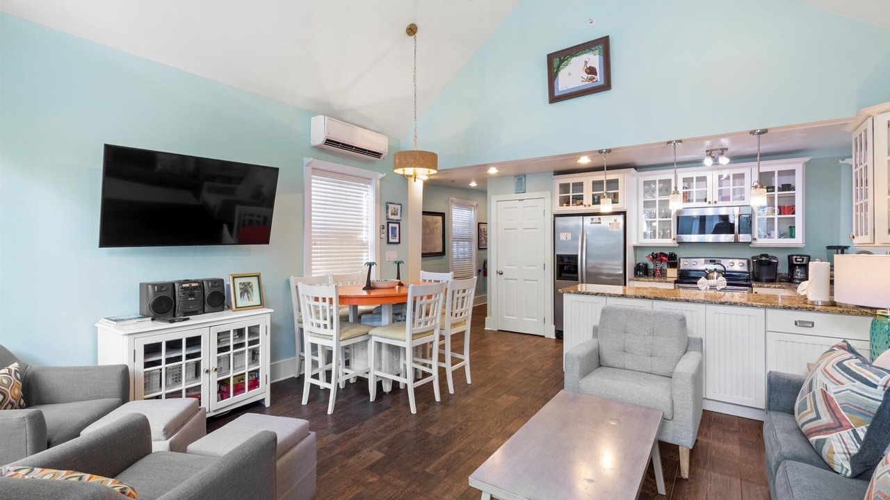 Photo of Livingroom in Historic Seaport