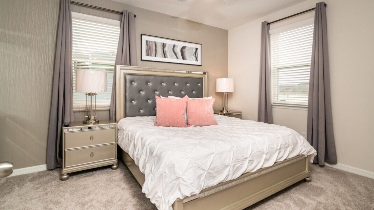 Photo of Bedroom in Bay Lake