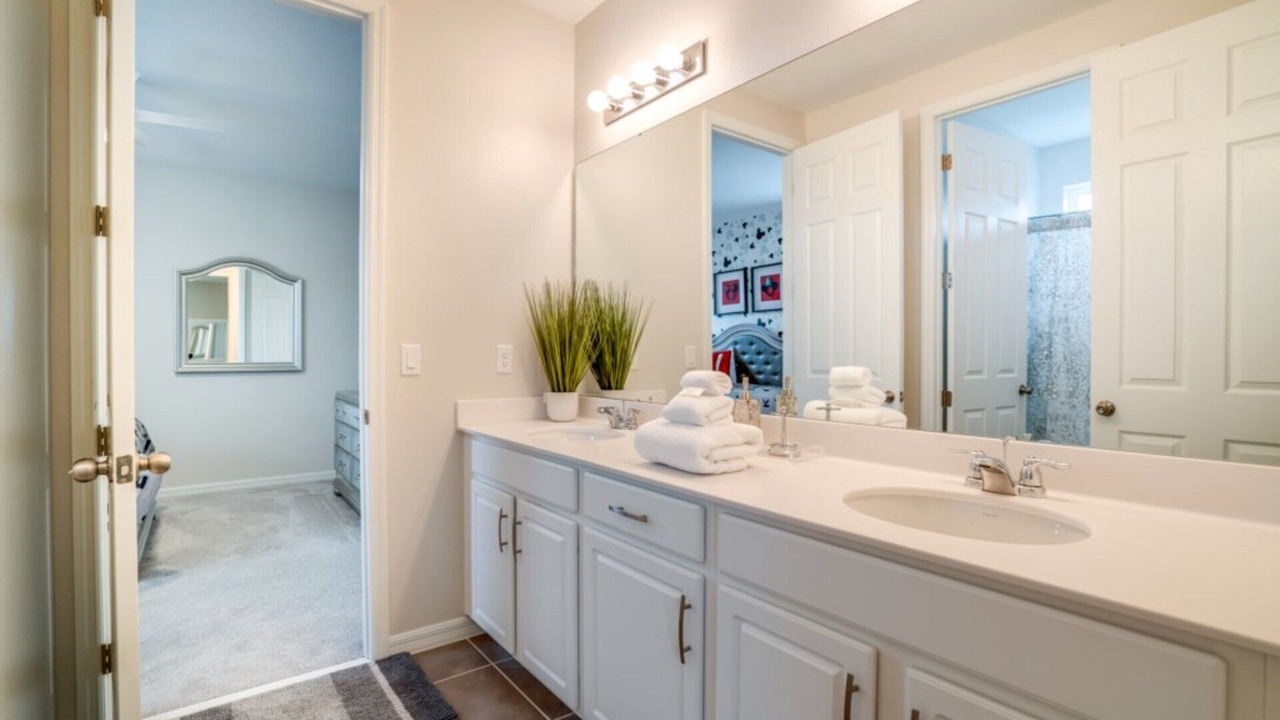 Photo of Bathroom in Bay Lake
