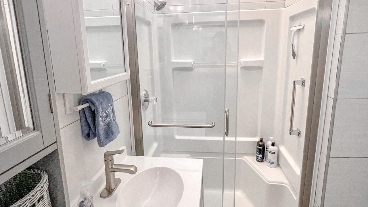 Photo of Bathroom in Lake Park
