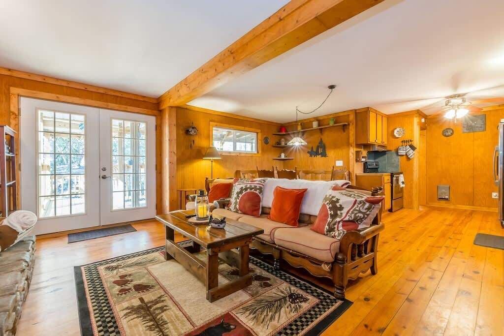 Photo of Livingroom in Helen