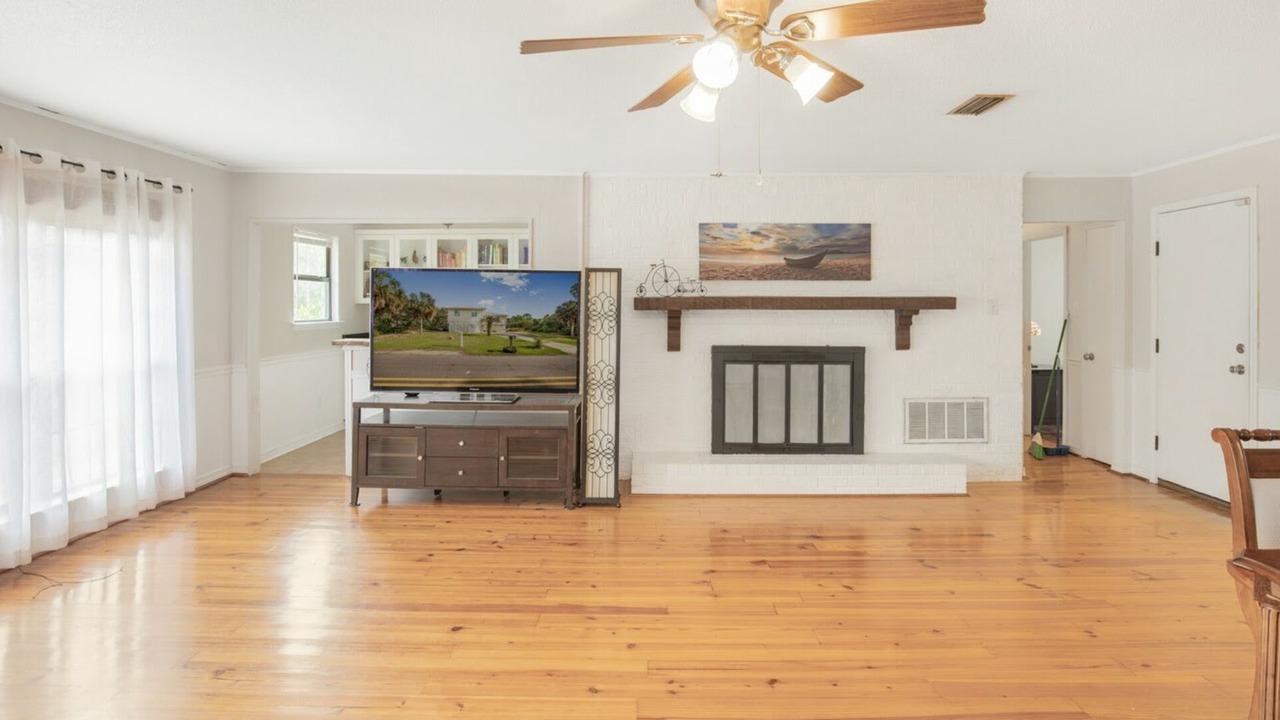 Photo of Bedroom in Surf Side Shores