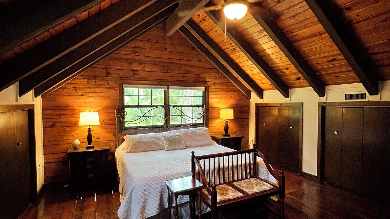 Photo of Bedroom in Mayo