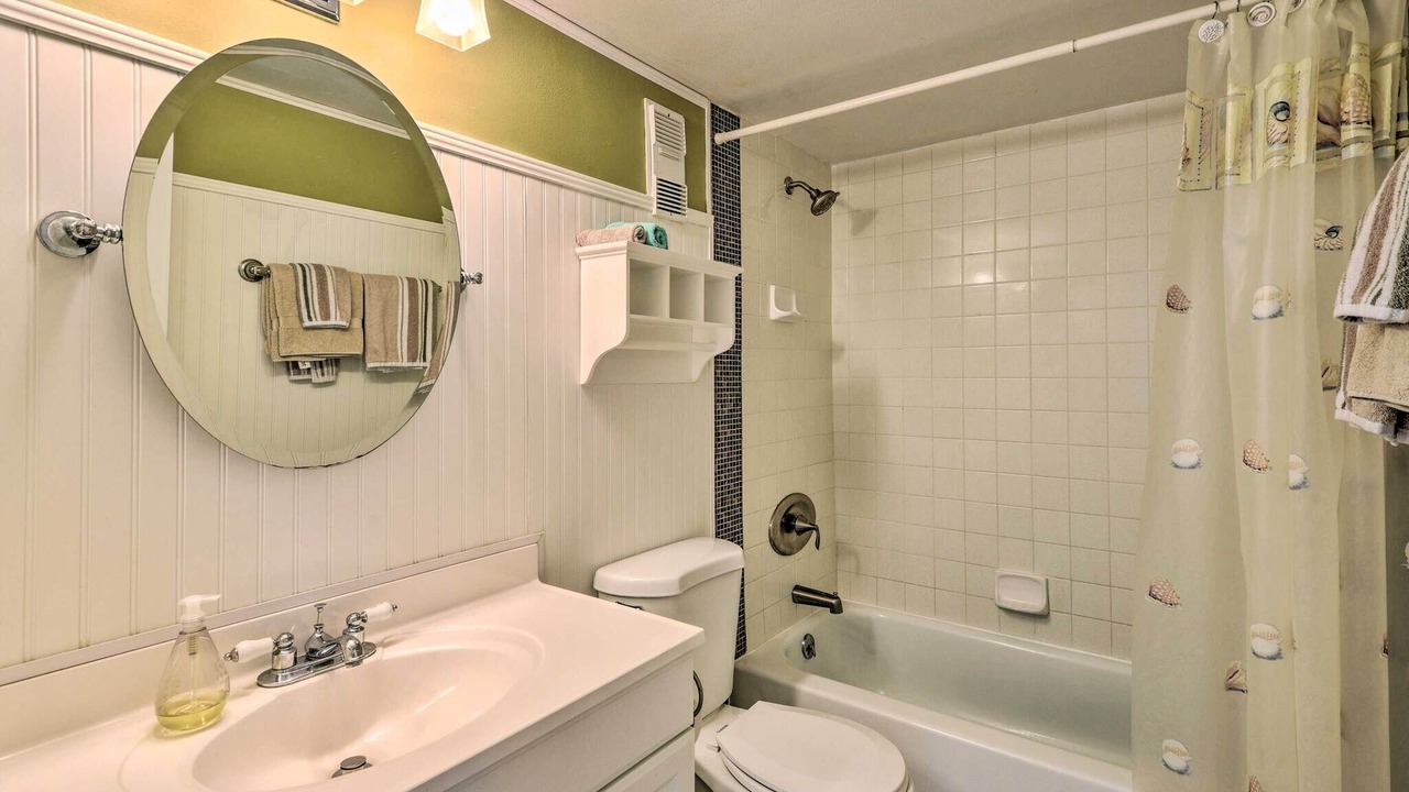 Photo of Bathroom in Point East