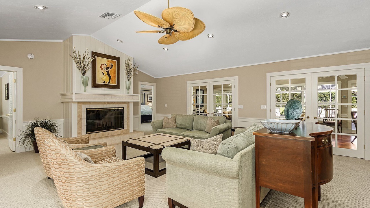 Photo of Livingroom in Old Naples