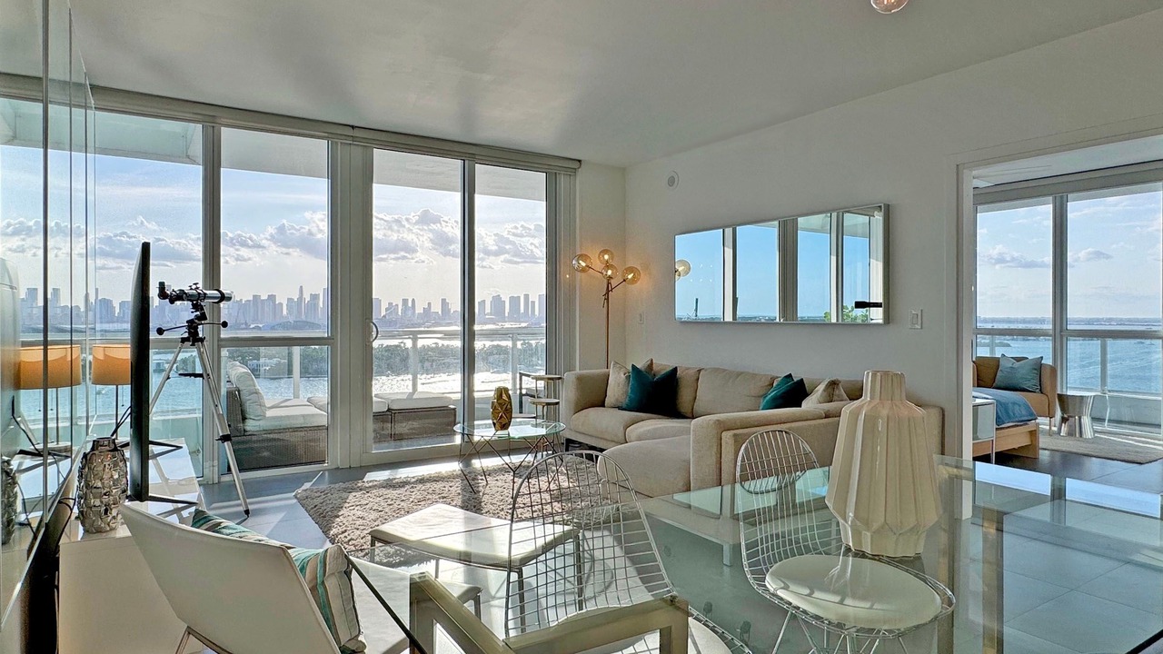 Photo of Livingroom in West Avenue