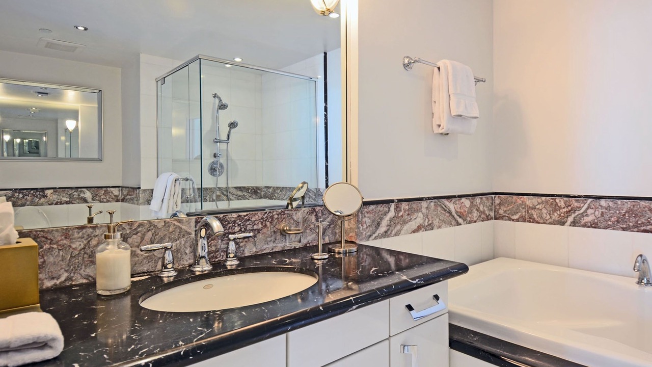Photo of Bathroom in West Avenue