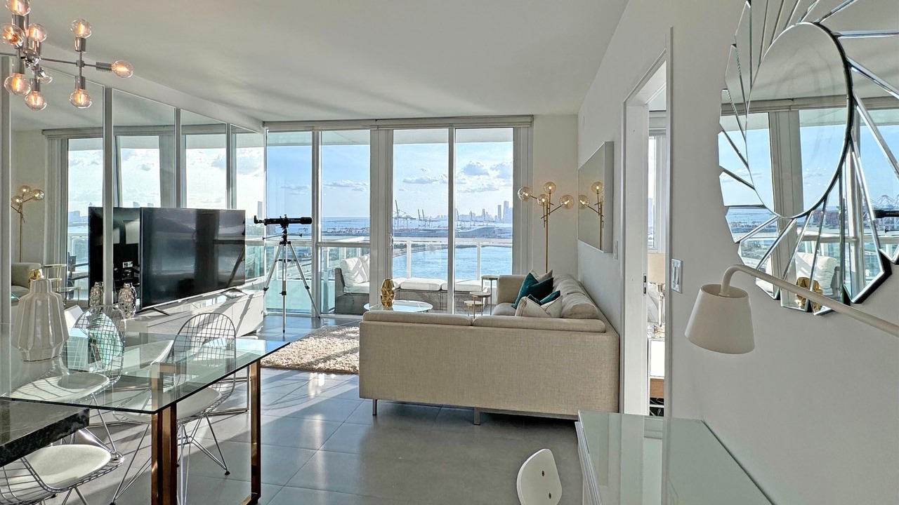 Photo of Livingroom in West Avenue