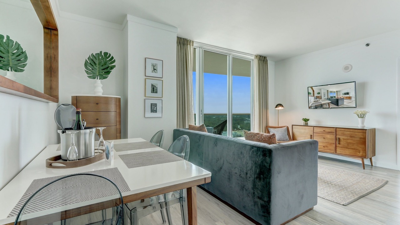 Photo of Livingroom in Coconut Grove