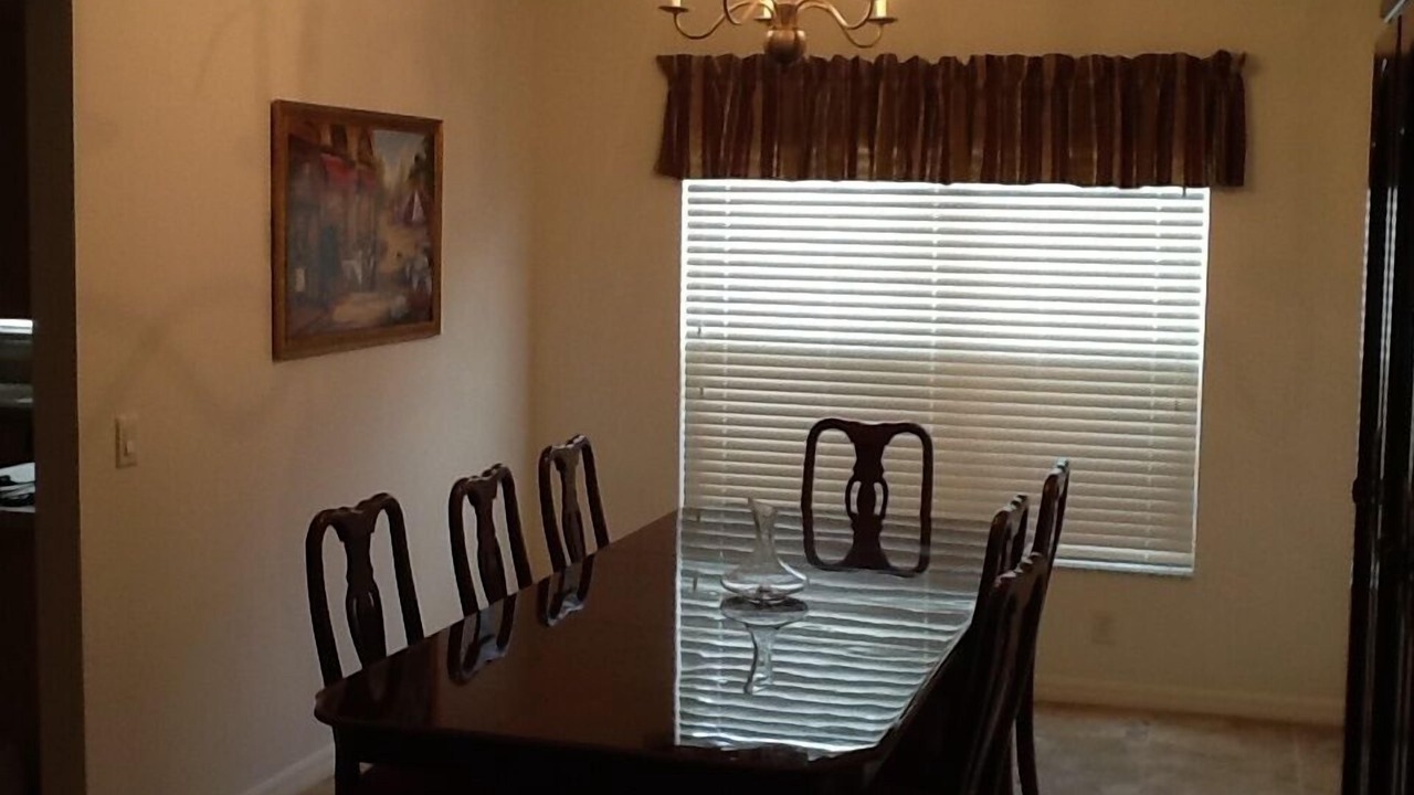 Photo of Livingroom in Sunset Pointe