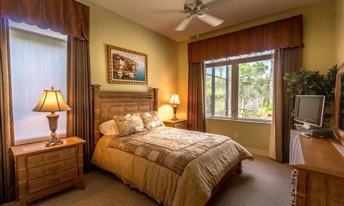 Photo of Bedroom in The Majors