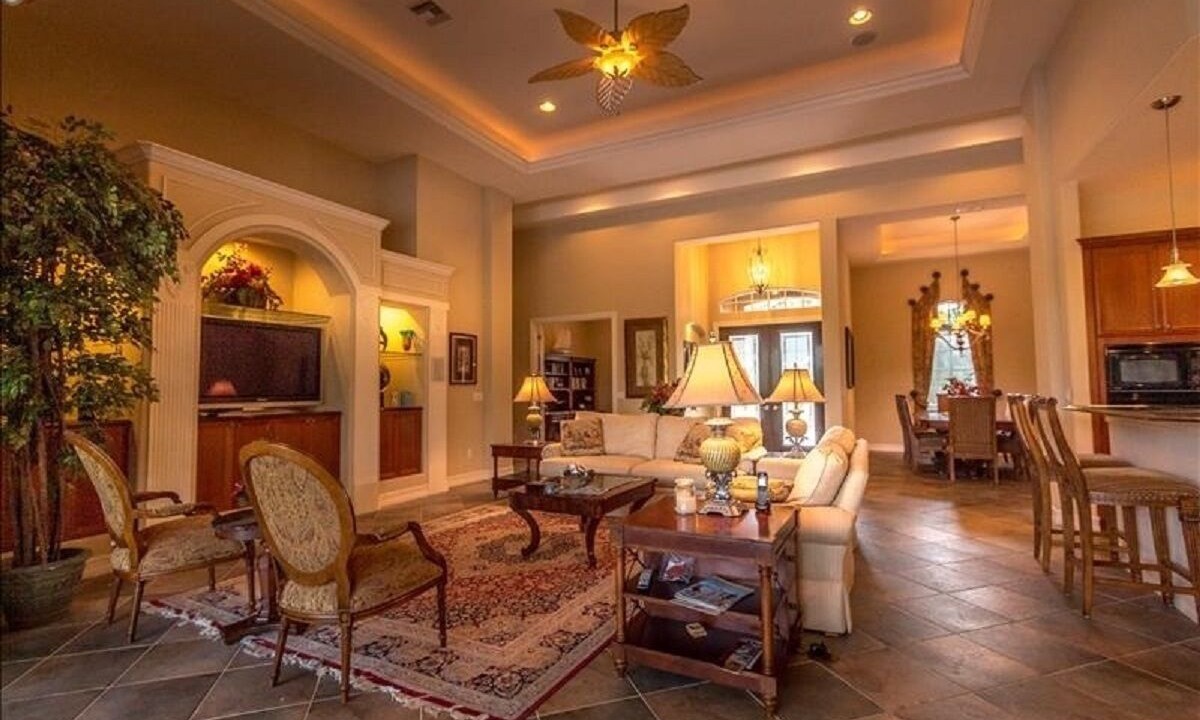 Photo of Livingroom in The Majors