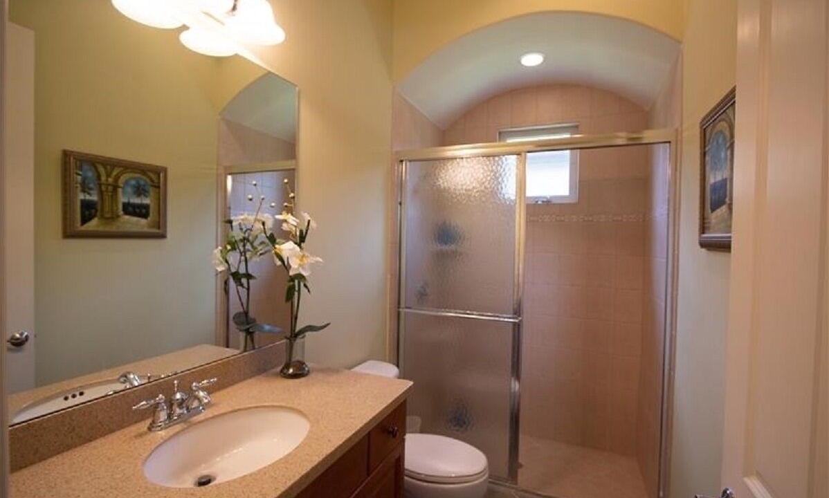 Photo of Bathroom in The Majors