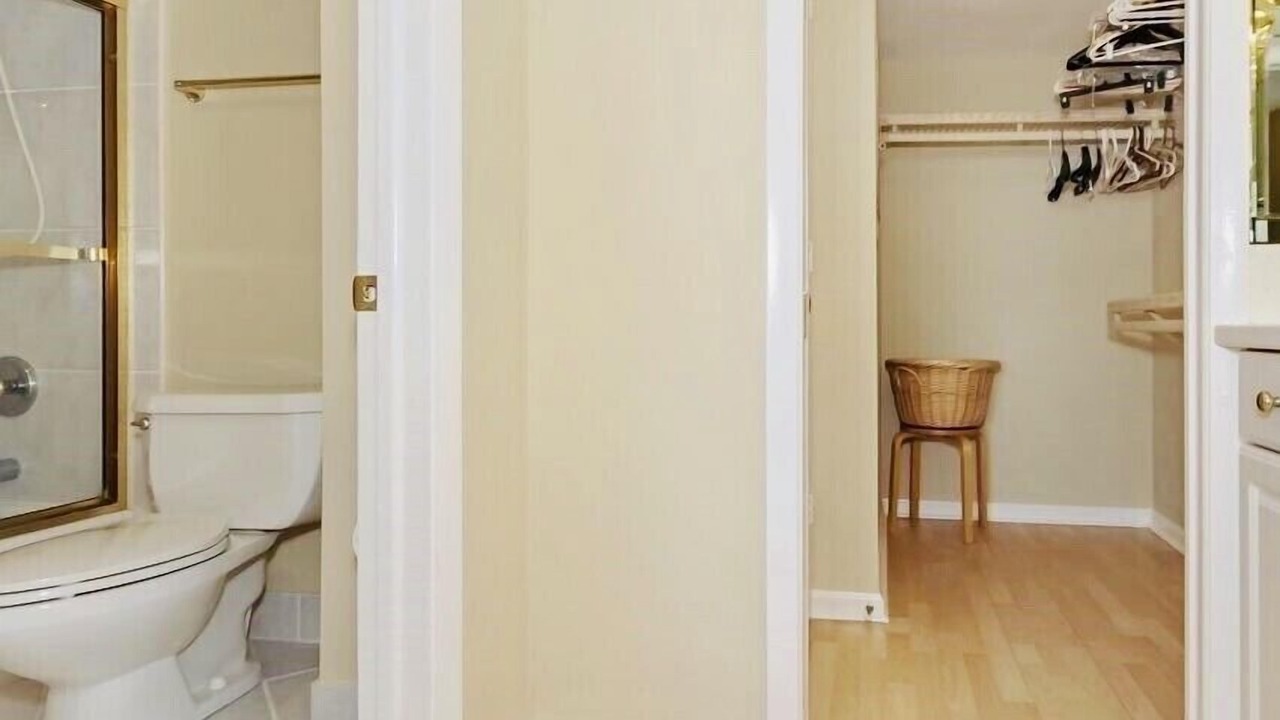 Photo of Bathroom in Vanderbilt Beach